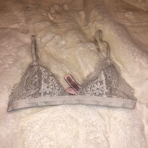 White lace unlined bra